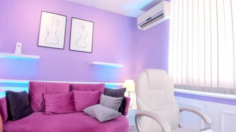 emma__walkerr_ online show from January 25, 7:07 pm