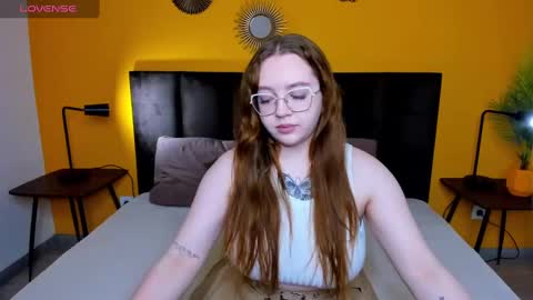 emma_adorablle online show from February 2, 1:23 am