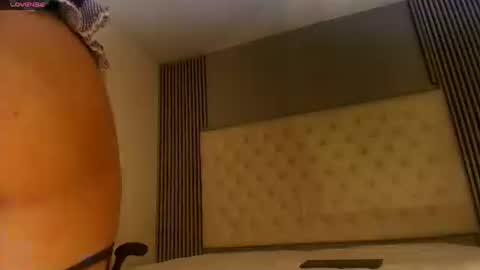 Snapshot of emma_and_aysha chatting on June 21, 1:46 pm emma_and_aysha online show from June 21, 1:46 pm