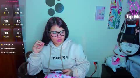 emma_boo_ online show from December 2, 3:56 am