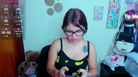 emma_boo_ online show from December 2, 4:13 pm
