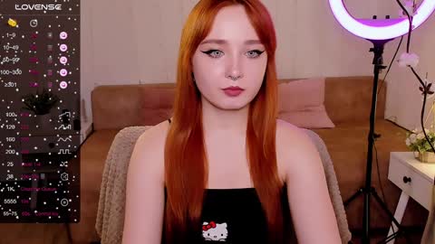 Snapshot of emma_chery chatting on December 11, 9:19 am Emma online show from December 11, 9:19 am