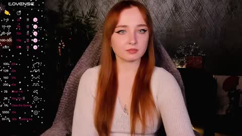 Snapshot of emma_chery chatting on December 18, 11:45 am Emma online show from December 18, 11:45 am