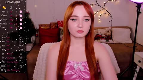 Snapshot of emma_chery chatting on December 23, 5:00 pm Emma online show from December 23, 5:00 pm