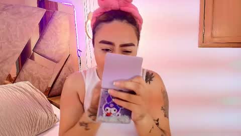 EMMA  online show from December 18, 11:33 pm