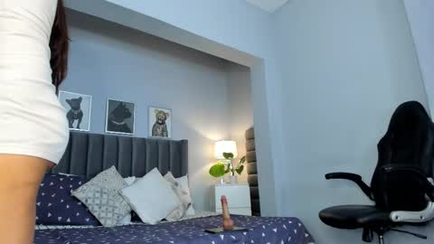 Emma online show from February 6, 7:50 pm