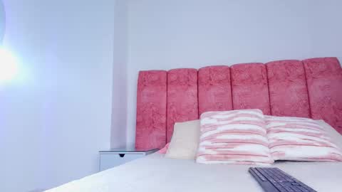 Emma online show from December 4, 3:05 am