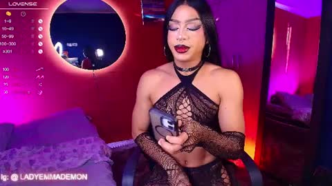 Snapshot of emma_demonn chatting on June 15, 11:12 am Mistress Emma Demon online show from June 15, 11:12 am