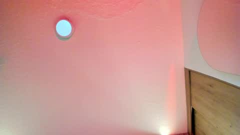 Snapshot of emma_ford1 chatting on December 5, 8:11 am Emma  online show from December 5, 8:11 am