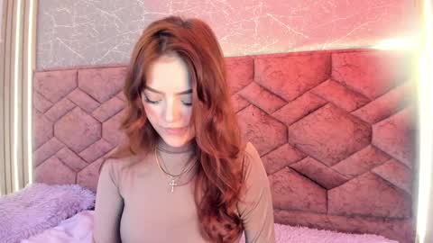 Snapshot of emma_ford1 chatting on December 6, 6:26 am Emma  online show from December 6, 6:26 am