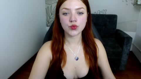 Snapshot of emma_ford1 chatting on January 23, 11:58 pm Emma  online show from January 23, 11:58 pm