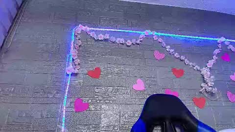 Emma Miel  online show from December 3, 1:24 am