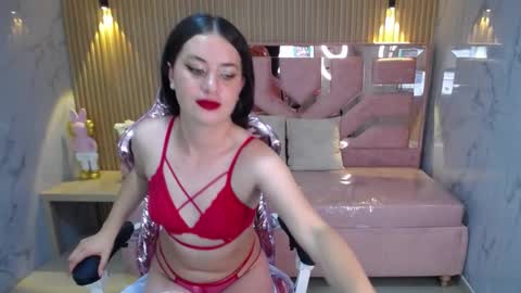 Snapshot of emma_jones_s chatting on February 14, 11:42 pm Emma online show from February 14, 11:42 pm