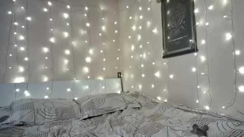 emma_just online show from March 30, 9:10 am