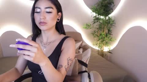 Emma online show from December 1, 4:50 am