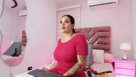 emma online show from November 26, 11:55 am