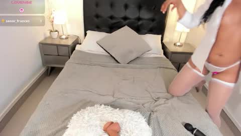 Im Emma online show from December 3, 7:12 pm