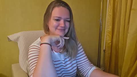 emma_misty_ online show from October 7, 5:21 pm