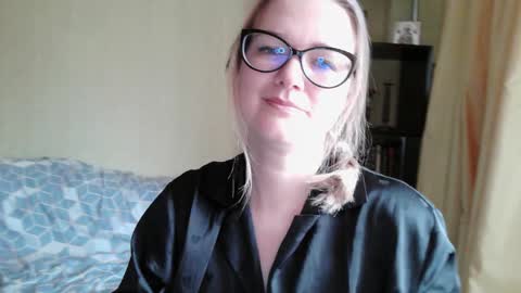 emma_misty_ online show from October 21, 7:53 am