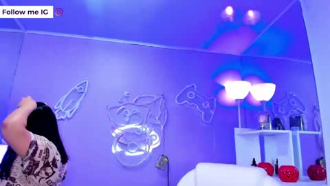 Emma Monserratt online show from April 15, 11:06 am