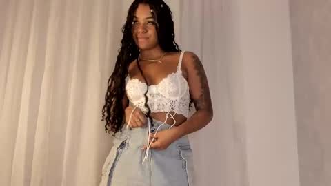 Snapshot of emma_morgann chatting on February 10, 11:15 am Emma Morgann online show from February 10, 11:15 am