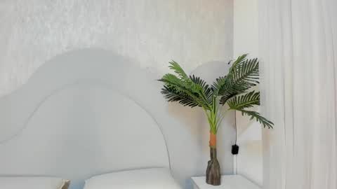 Snapshot of emma_morgann chatting on March 4, 11:27 am Emma Morgann online show from March 4, 11:27 am