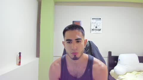 Snapshot of emma_muscle_ chatting on July 13, 3:04 pm emma online show from July 13, 3:04 pm