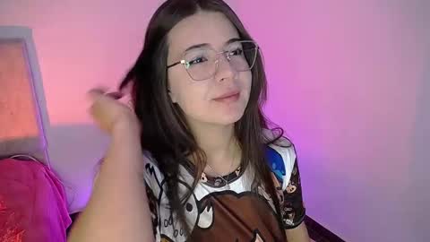 Snapshot of emma_naa chatting on September 17, 11:39 pm Emma online show from September 17, 11:39 pm