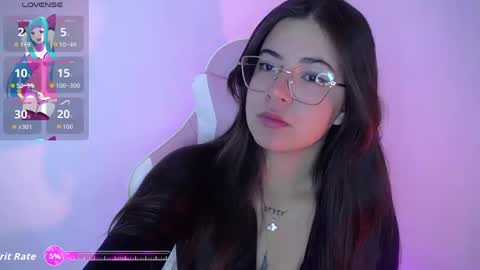 Snapshot of emma_naa chatting on September 21, 7:32 am Emma online show from September 21, 7:32 am