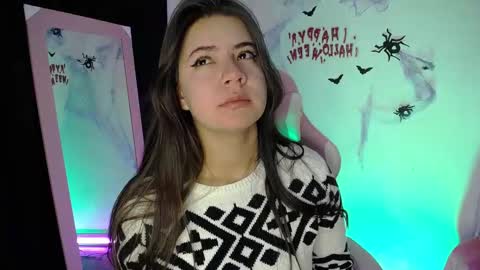 Snapshot of emma_naa chatting on October 30, 1:18 am Emma online show from October 30, 1:18 am