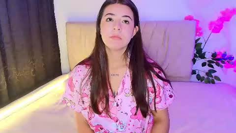 Snapshot of emma_naa chatting on July 14, 10:59 pm Emma online show from July 14, 10:59 pm