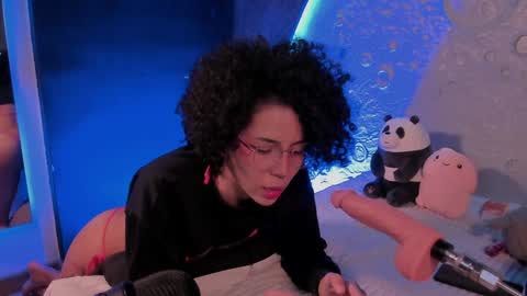     online show from January 25, 10:08 am