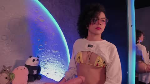     online show from January 31, 10:10 am