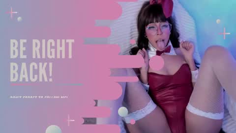     online show from February 6, 1:10 pm