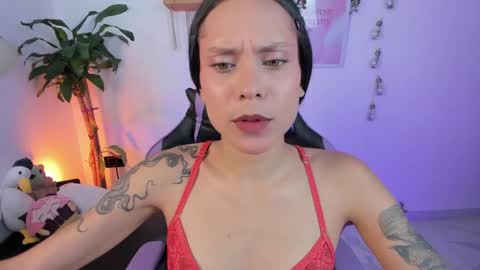 Emma online show from April 20, 3:48 pm