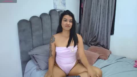 Snapshot of emma_saenz01 chatting on May 12, 6:43 am emma_saenz01 online show from May 12, 6:43 am