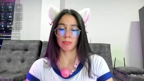Snapshot of emma_sandovaal chatting on December 16, 3:22 am Emma online show from December 16, 3:22 am
