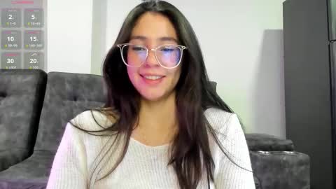 Snapshot of emma_sandovaal chatting on January 13, 2:50 am Emma online show from January 13, 2:50 am