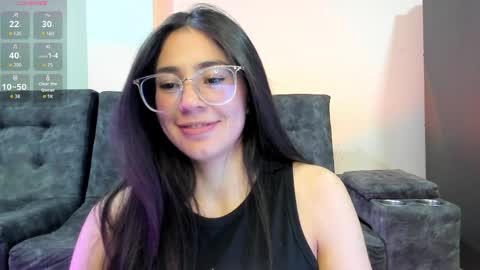 Snapshot of emma_sandovaal chatting on March 30, 12:22 am Emma online show from March 30, 12:22 am