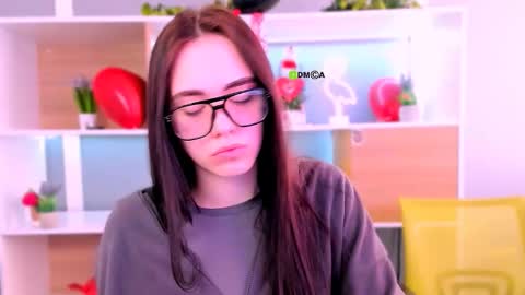 emma_swee online show from February 20, 6:26 am