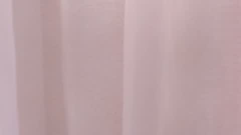 Snapshot of emma_torres__ chatting on December 4, 11:52 am Ema online show from December 4, 11:52 am