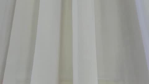 Snapshot of emma_torres__ chatting on December 17, 12:00 pm Ema online show from December 17, 12:00 pm