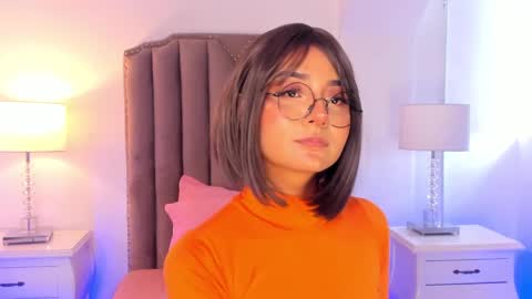 Snapshot of emma_torres__ chatting on December 17, 3:06 pm Ema online show from December 17, 3:06 pm