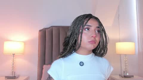 Snapshot of emma_torres__ chatting on February 4, 12:11 pm Ema online show from February 4, 12:11 pm