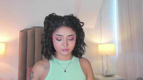 Snapshot of emma_torres__ chatting on February 26, 12:15 pm Ema online show from February 26, 12:15 pm