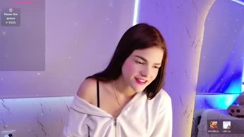 Snapshot of emma_wattsoon chatting on April 17, 4:10 pm emma_wattsoon online show from April 17, 4:10 pm