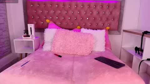 neko  online show from March 3, 11:46 pm