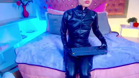 neko  online show from November 10, 8:30 pm