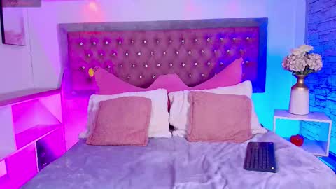 neko  online show from January 14, 8:25 pm