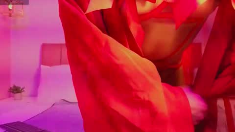 Emma online show from March 26, 9:20 pm